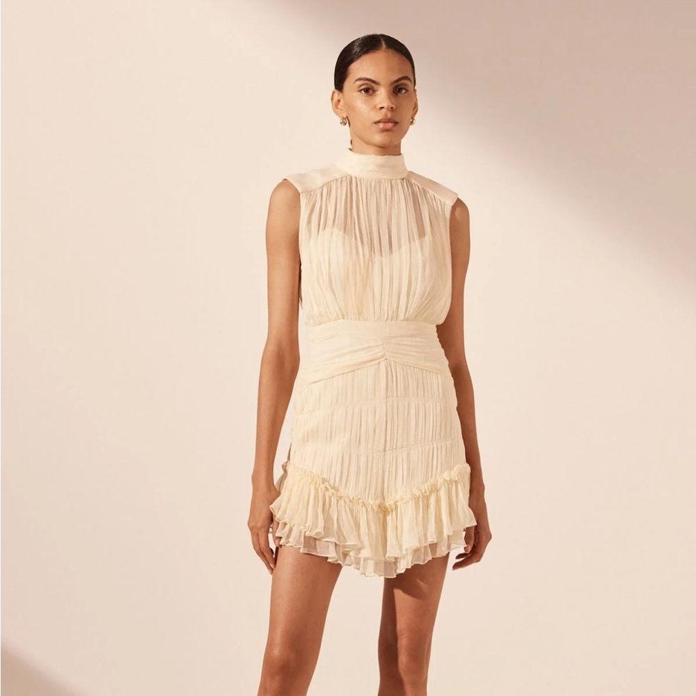Elegant Cream Sleeveless Dress